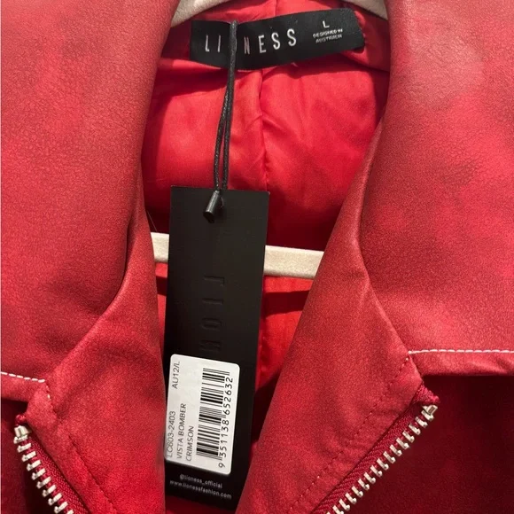 Lioness Vista Bomber in Crimson